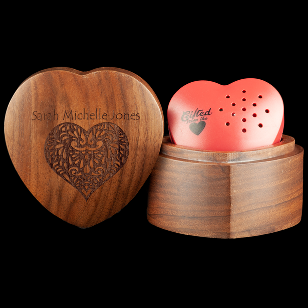 Fancy Heart Type of Wood / Walnut Wood